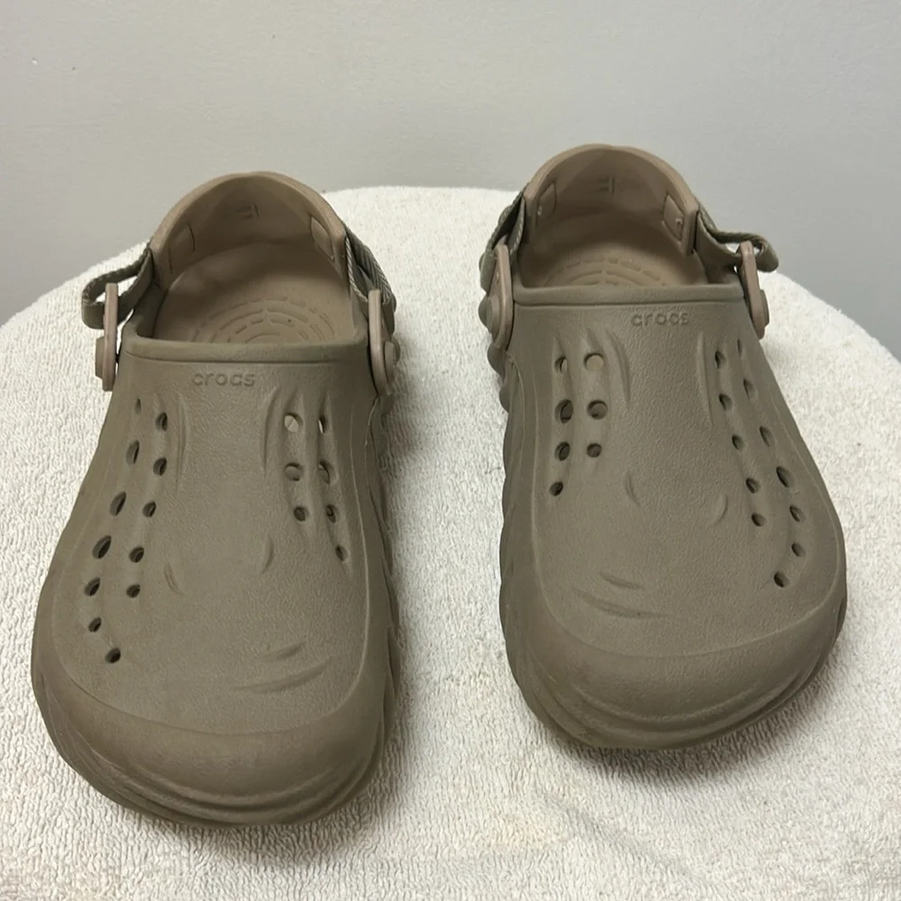 Crocs unisex Echo CHUCKY perforated Clogs mules water shoes w/ straps Size J4